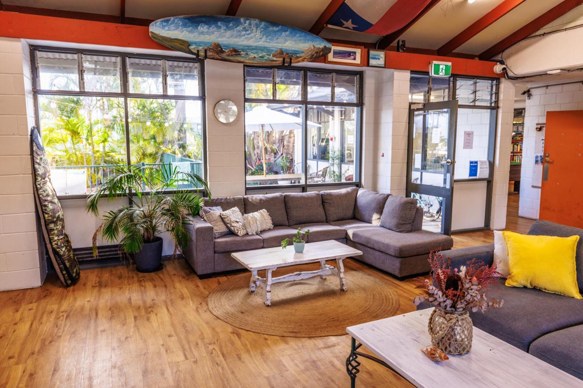 Yha Coolangatta Gold Coast Hostel Екстериор снимка