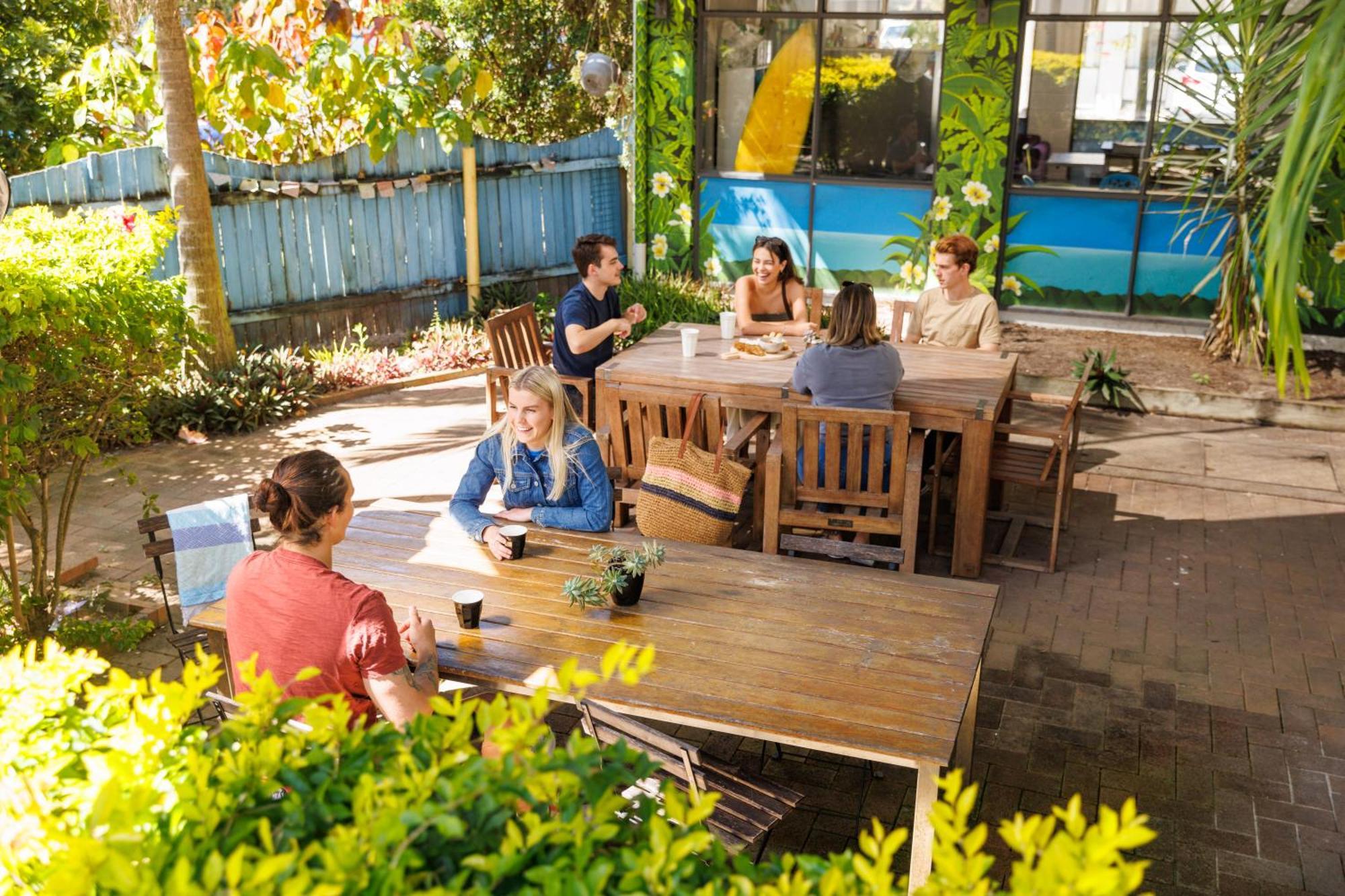 Yha Coolangatta Gold Coast Hostel Екстериор снимка
