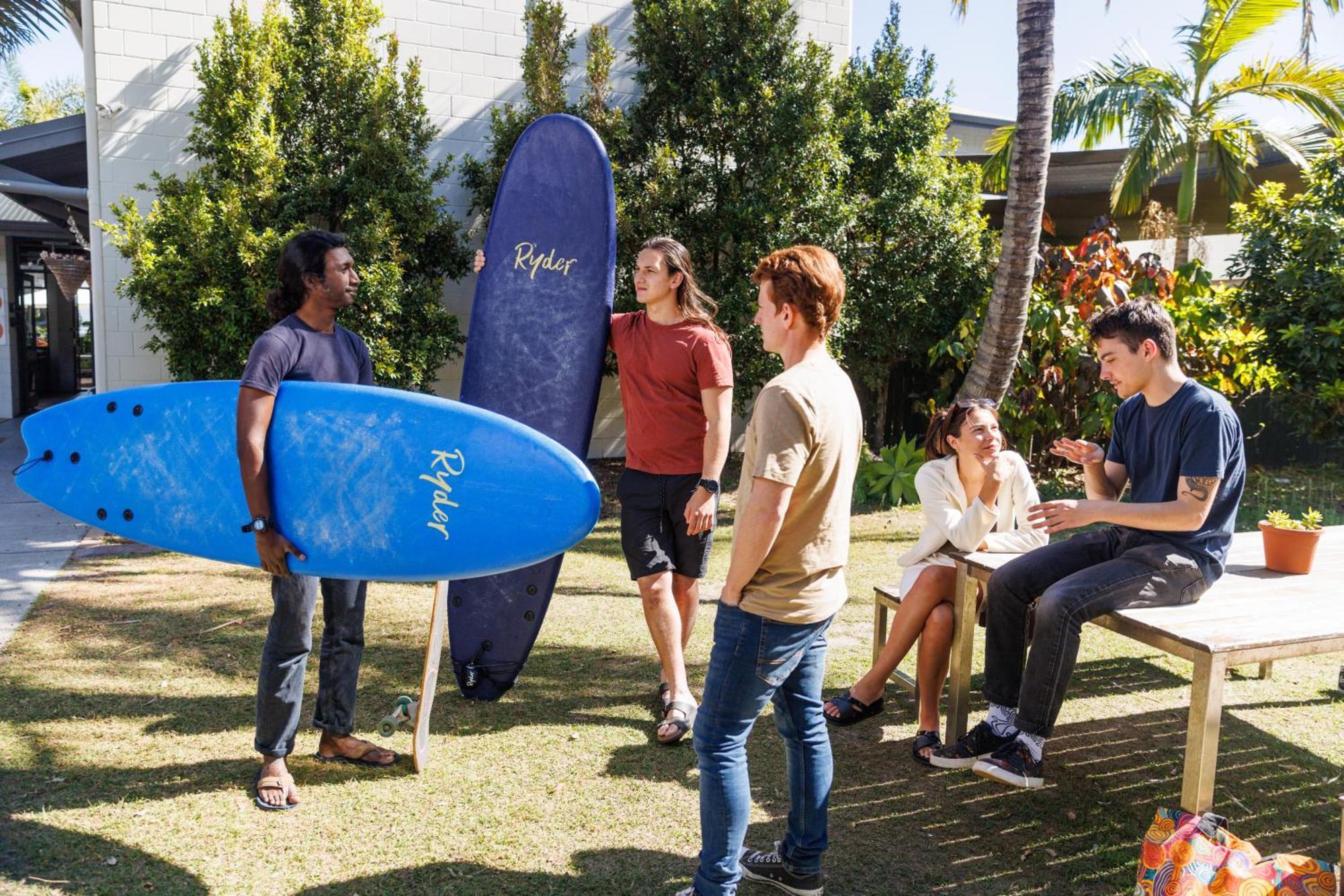 Yha Coolangatta Gold Coast Hostel Екстериор снимка