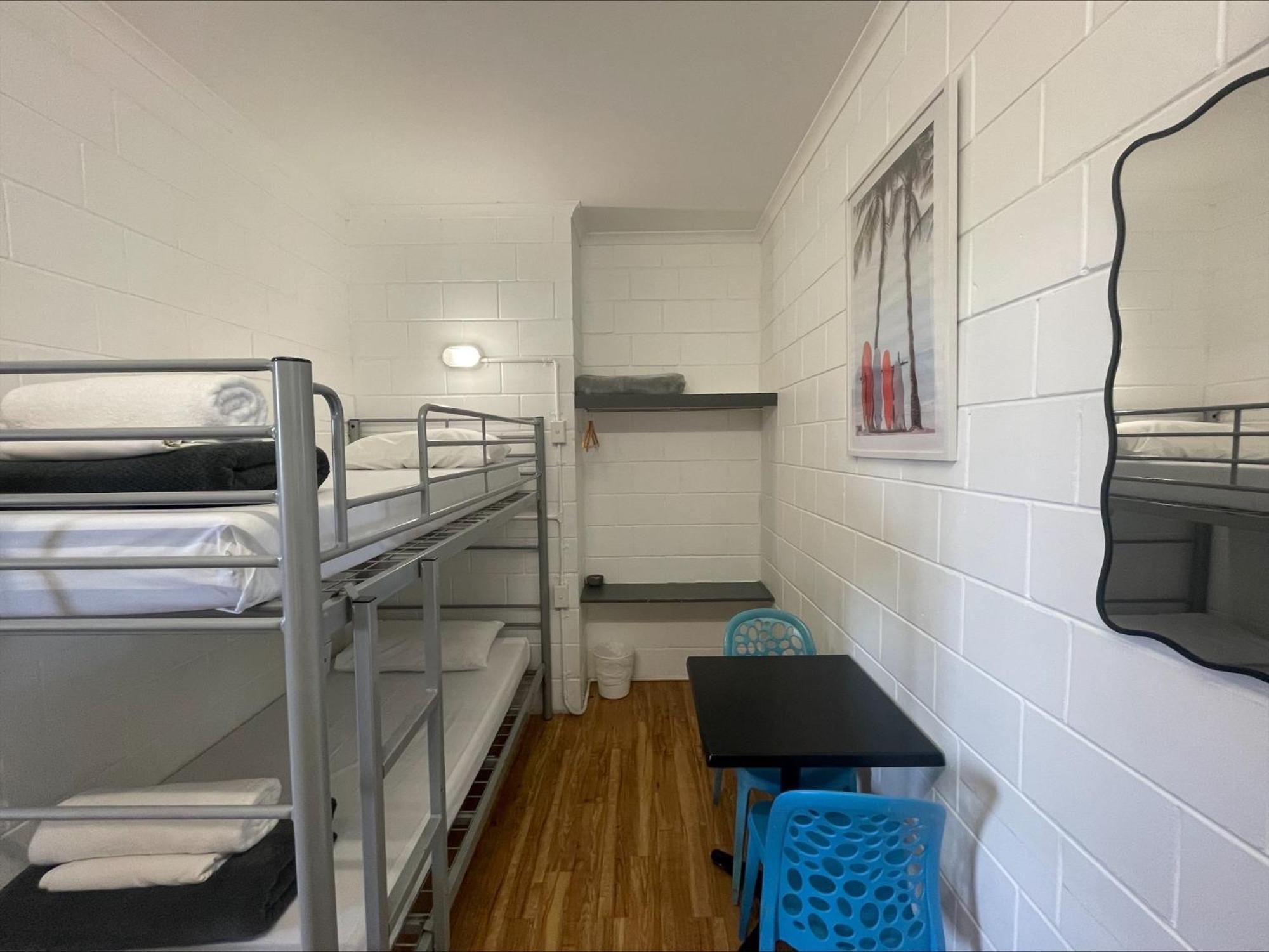 Yha Coolangatta Gold Coast Hostel Екстериор снимка