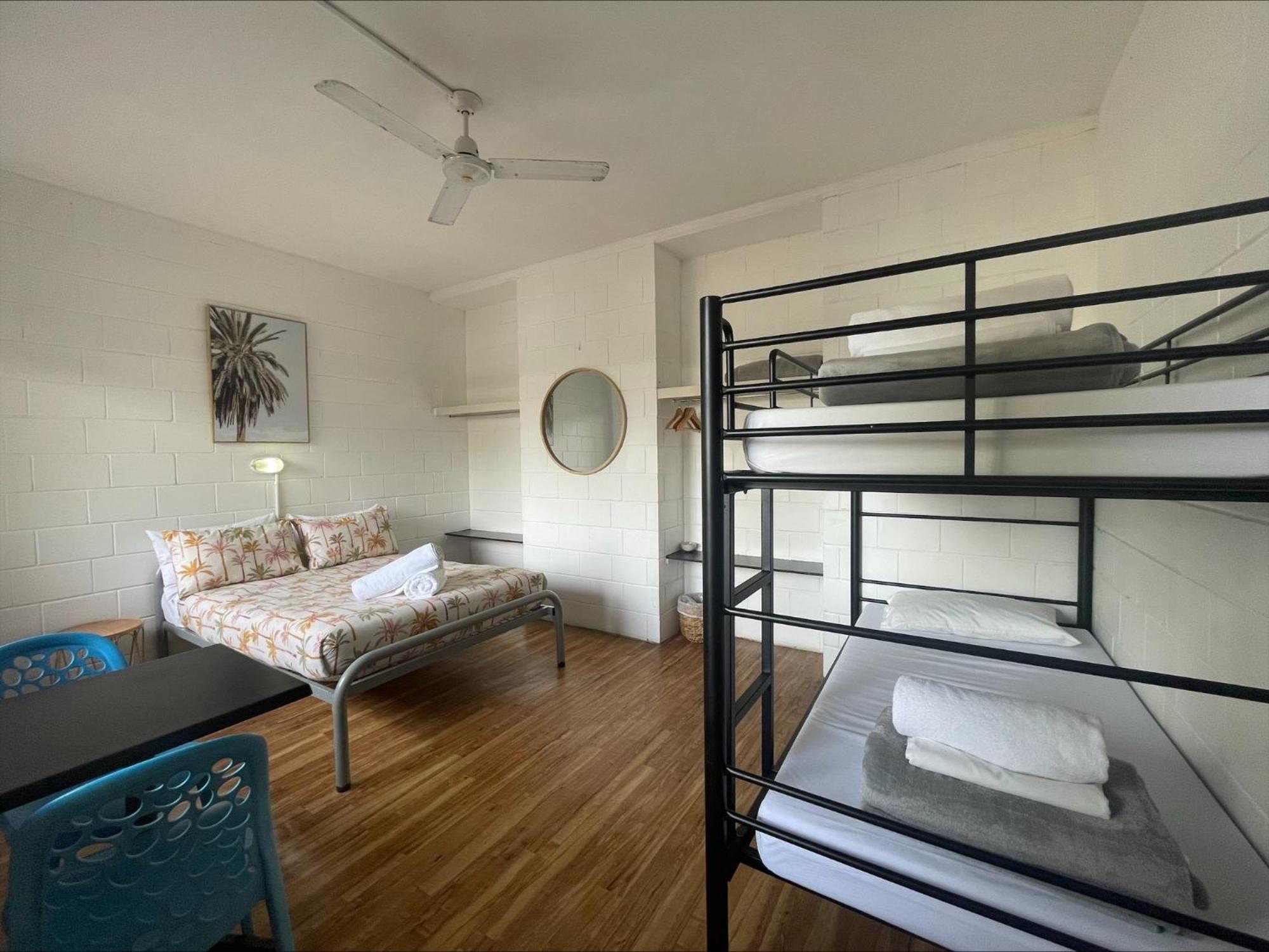 Yha Coolangatta Gold Coast Hostel Екстериор снимка