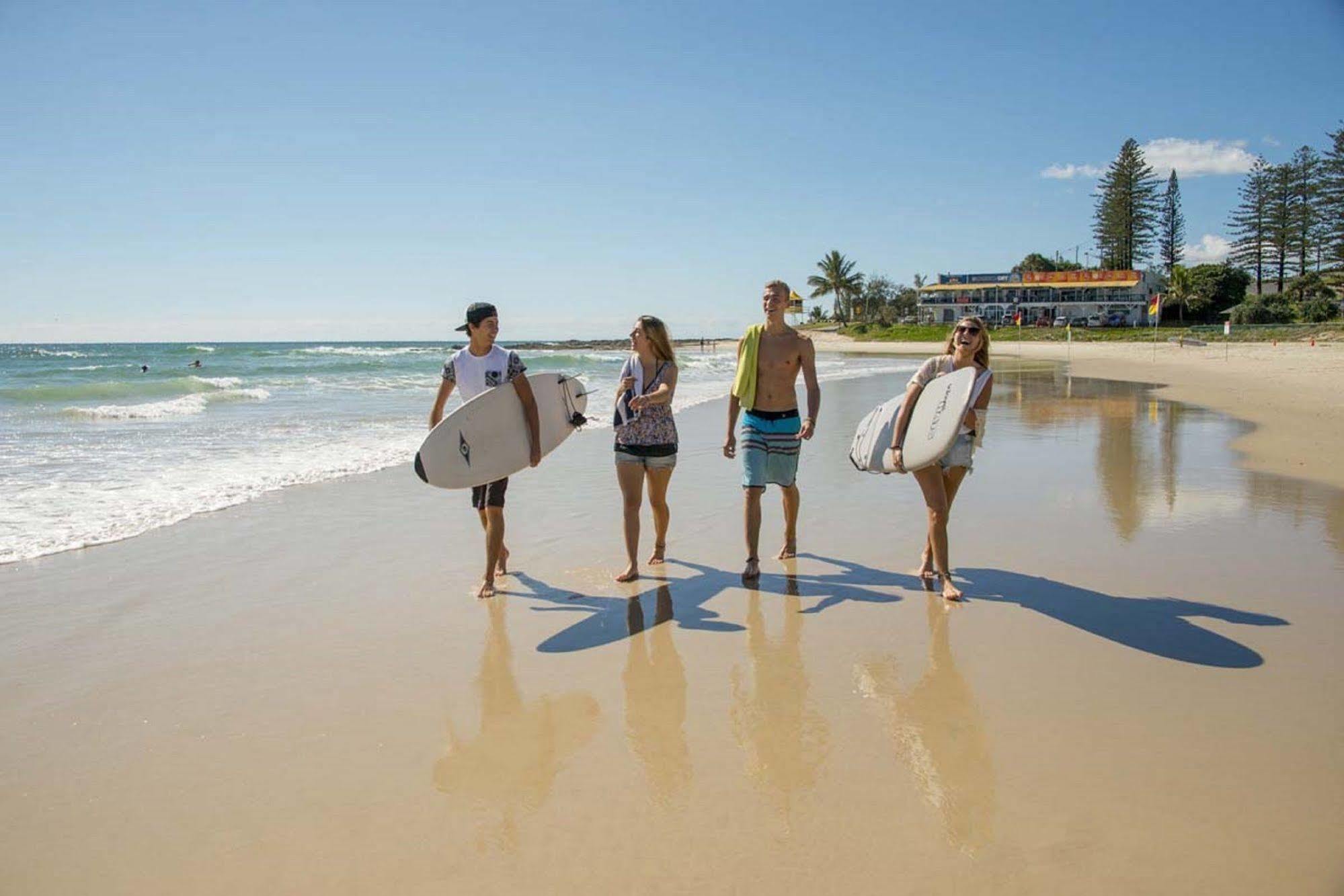 Yha Coolangatta Gold Coast Hostel Екстериор снимка
