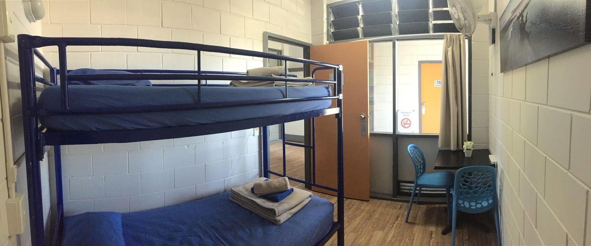 Yha Coolangatta Gold Coast Hostel Екстериор снимка